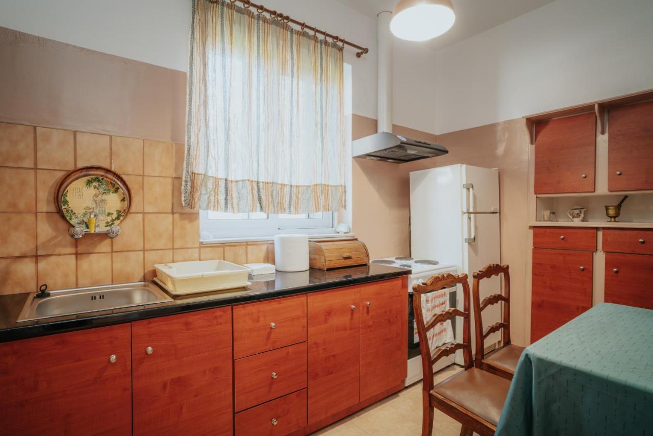 Kalavrita Downtown 3 Bedroom House For 6 Pers Extérieur photo