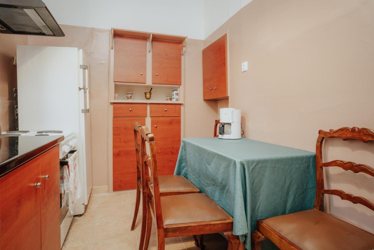 Kalavrita Downtown 3 Bedroom House For 6 Pers Extérieur photo